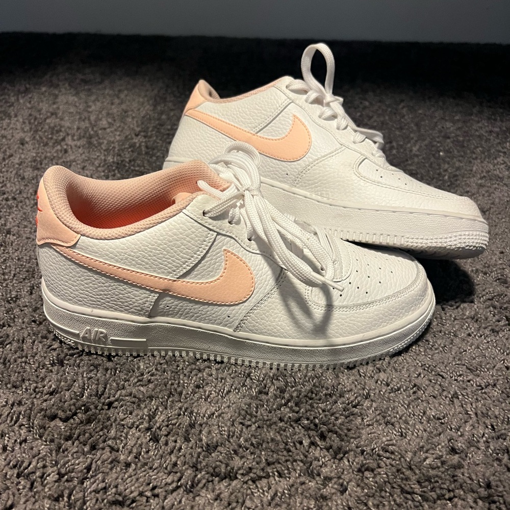 Nike Air Force 1 - Crimson Tint Light Peach - Like New!